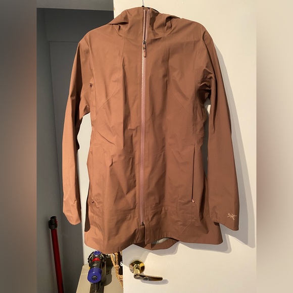 Arc’terxy rain jacket - Picture 2 of 7